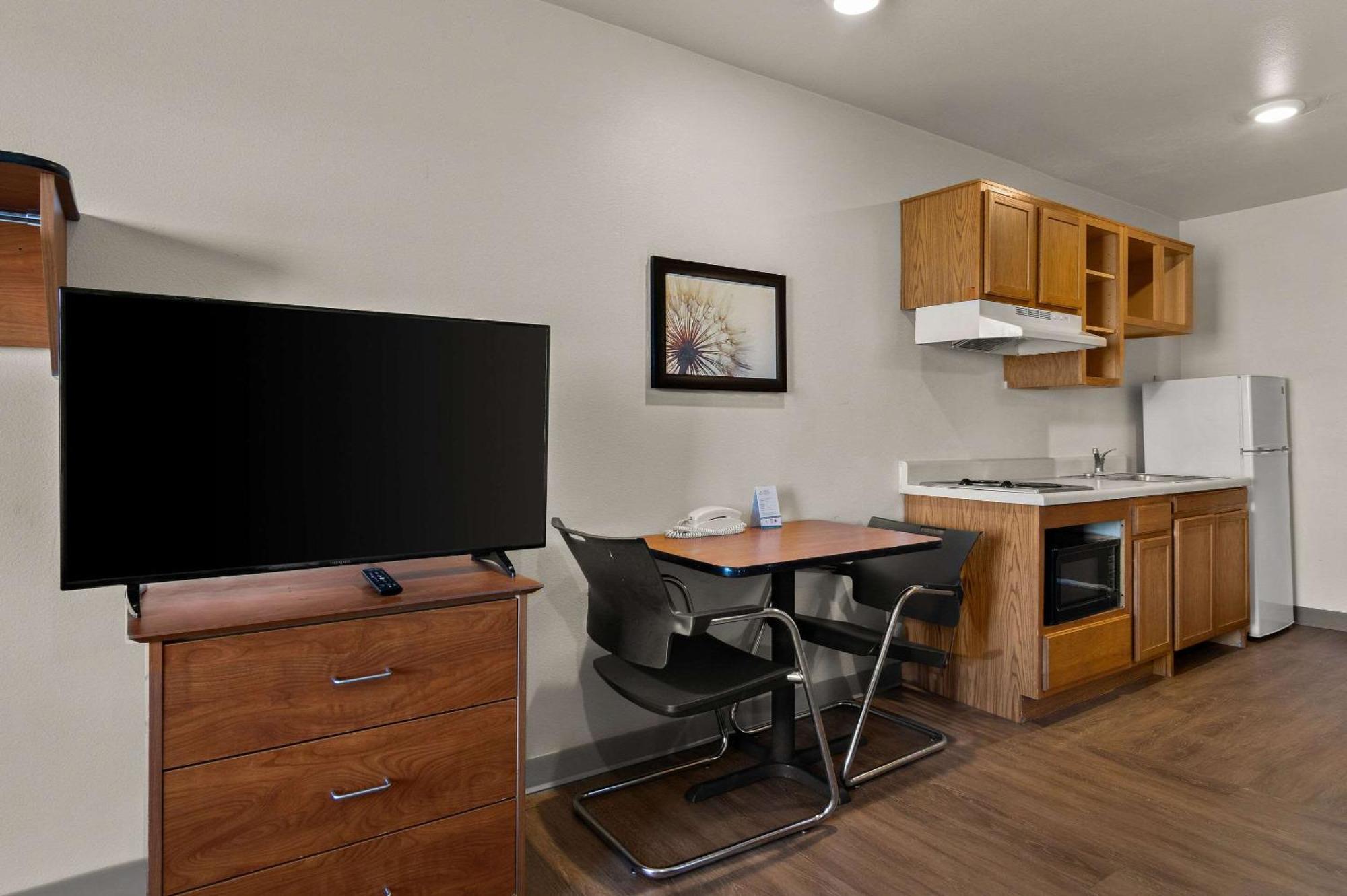 Woodspring Suites Champaign Near University المظهر الخارجي الصورة