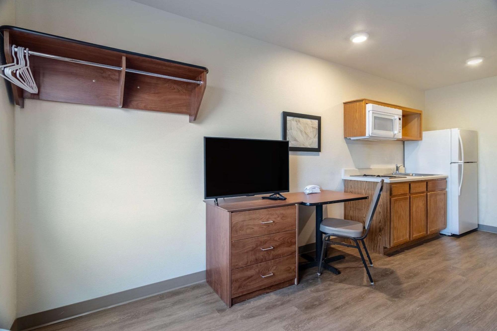 Woodspring Suites Champaign Near University المظهر الخارجي الصورة