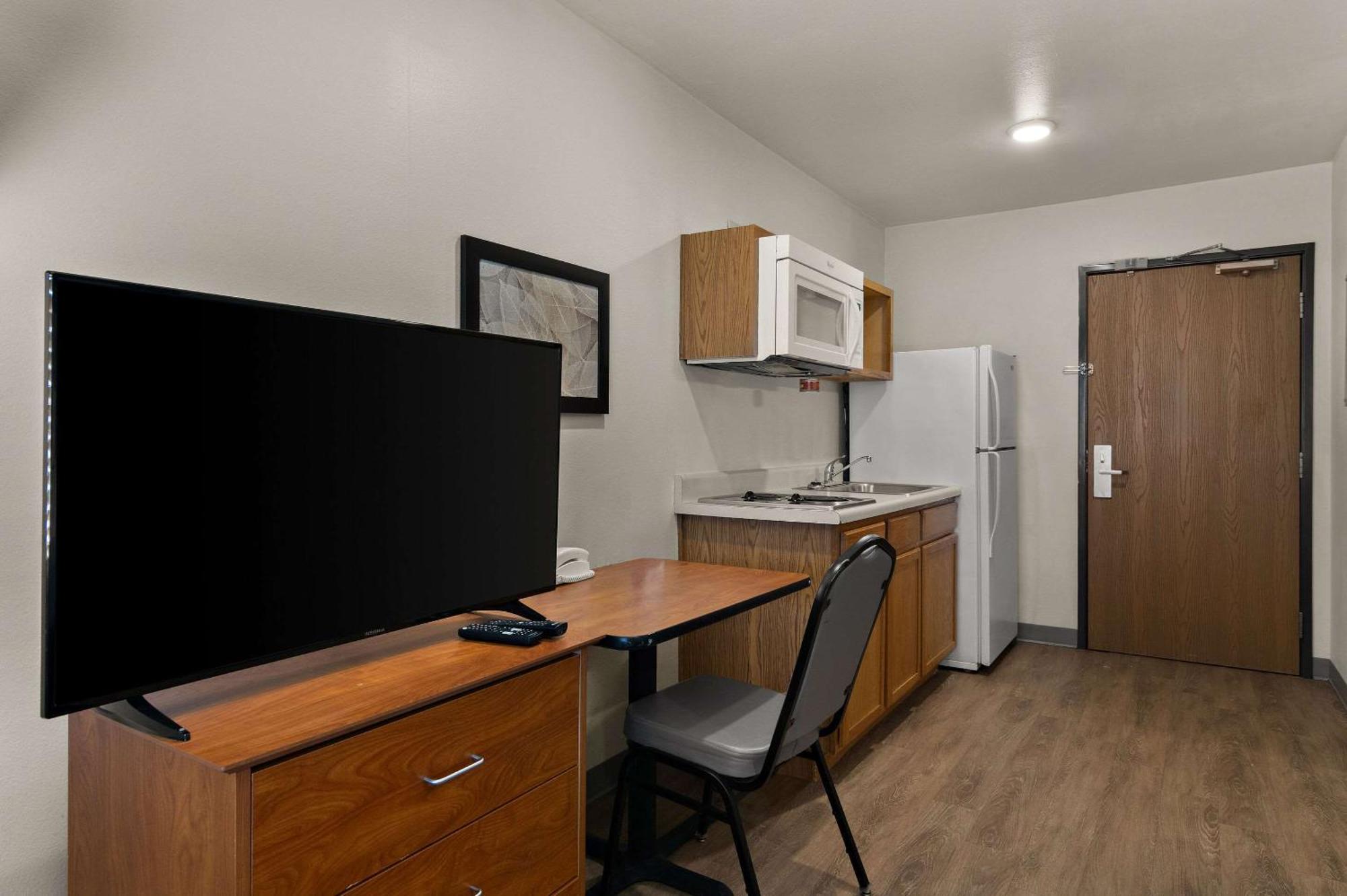 Woodspring Suites Champaign Near University المظهر الخارجي الصورة