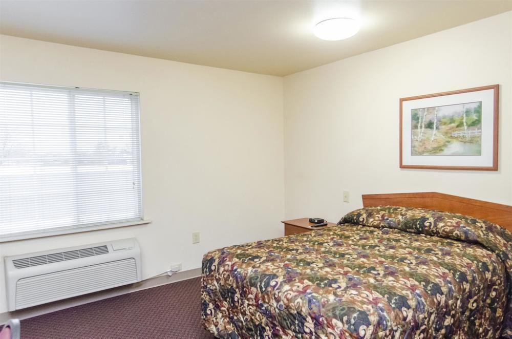 Woodspring Suites Champaign Near University المظهر الخارجي الصورة