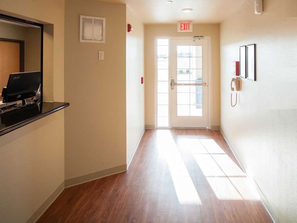 Woodspring Suites Champaign Near University المظهر الداخلي الصورة